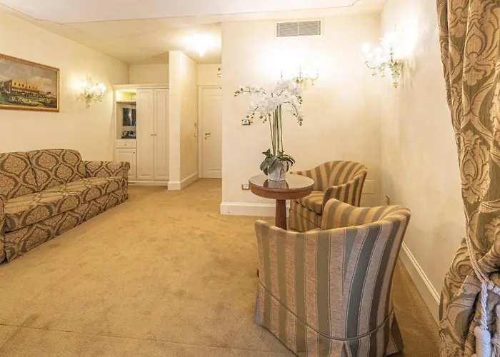 Barbarich فندق 4*